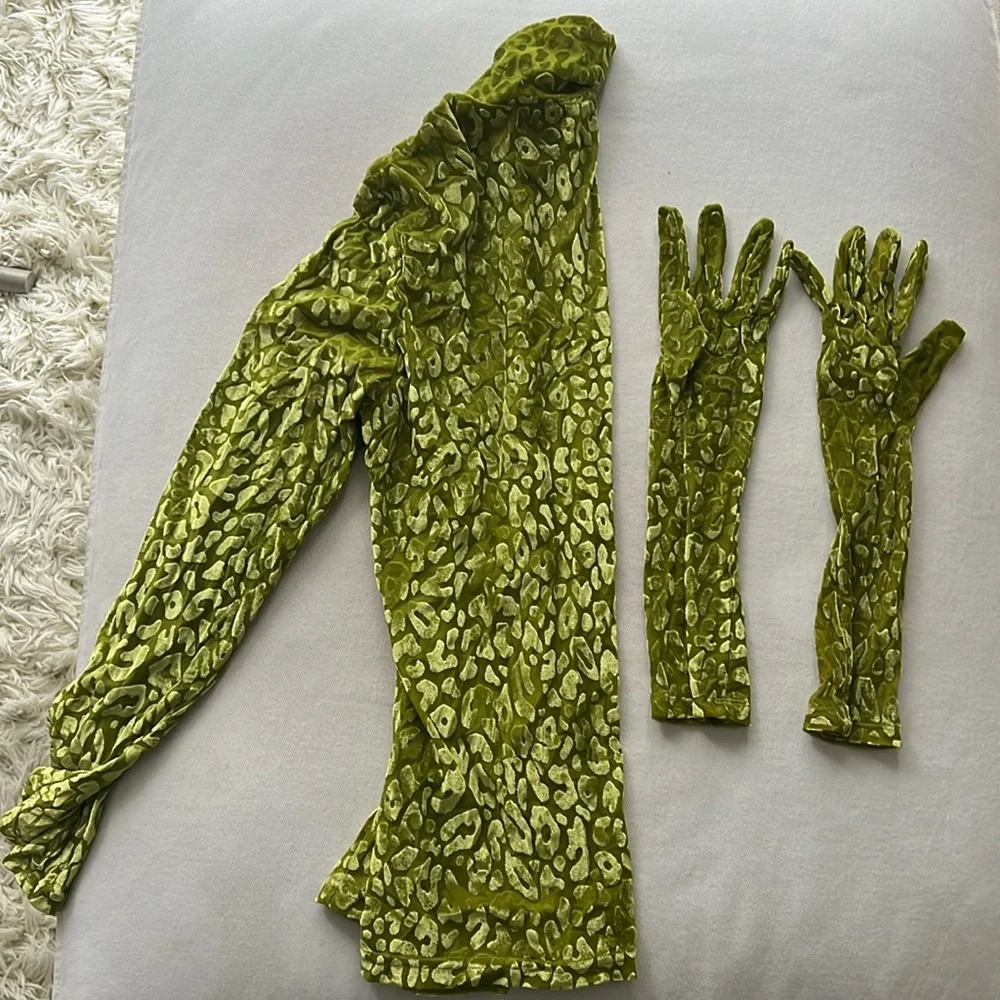 Fashion Brand Company Booger Leopard High Neck Top and matching Opera Gloves - Picture 2 of 4